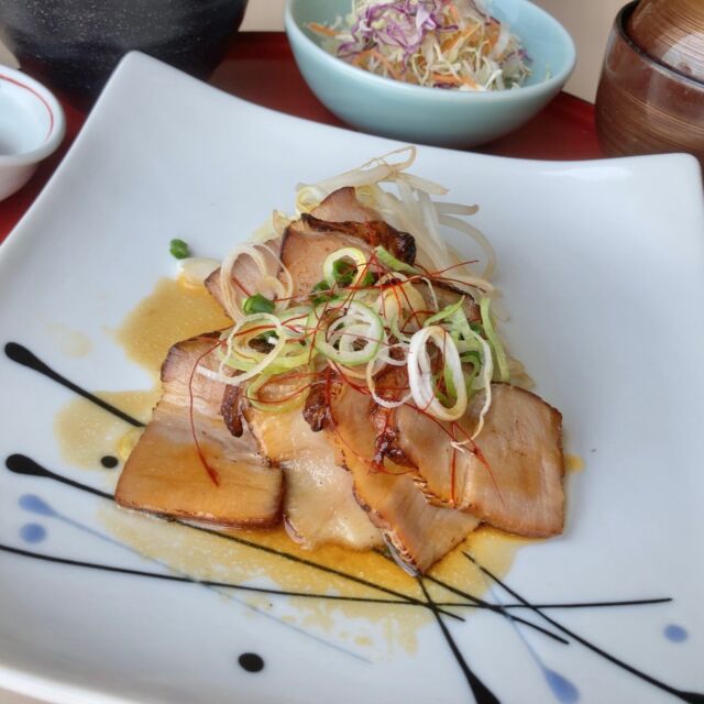 6/2，3の日替わりランチは
『豚バラ肉の炙り焼き』です

📌数量限定📌
【ドリンクバー付き1,000円】

ご来店をお待ちしてます

ランチタイム/11時〜14時30分 L.O14時

#豚バラ肉の炙り焼き
#黒川郡大和町#大和町

#日替わりランチ
#ランチ#日替わりメニュー
#今日のランチ